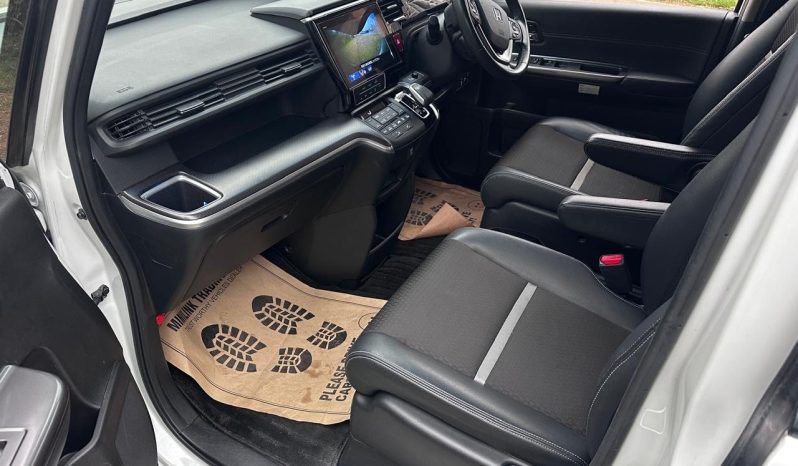 
								Honda Stepwgn Spada full									