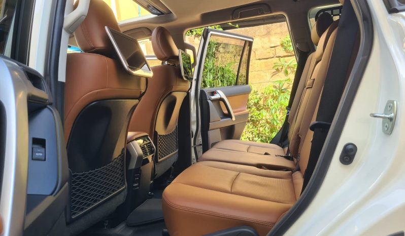 
								Toyota Land Cruiser Prado TX full									