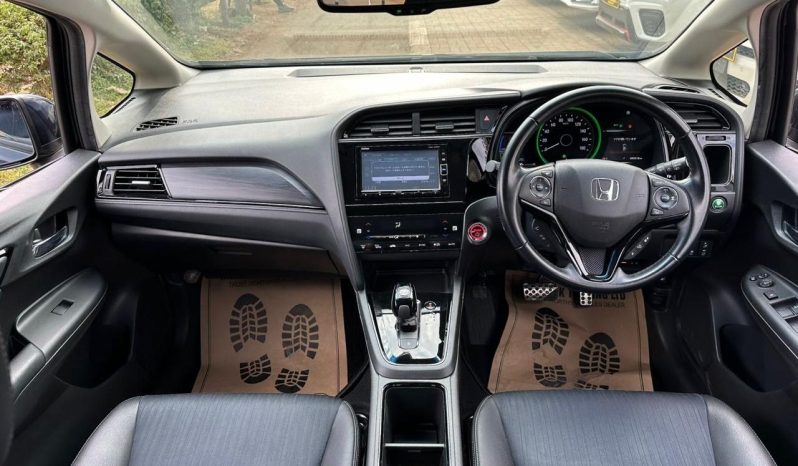 
								Honda Fit Shuttle full									