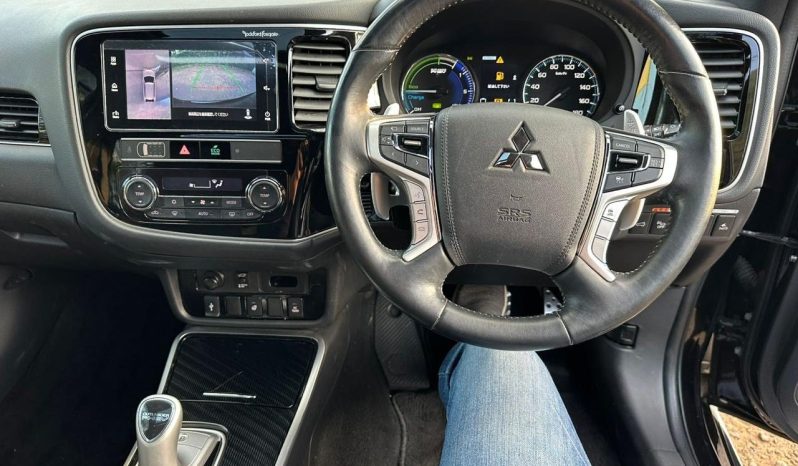 
								Mitsubishi Outlander PHEV full									