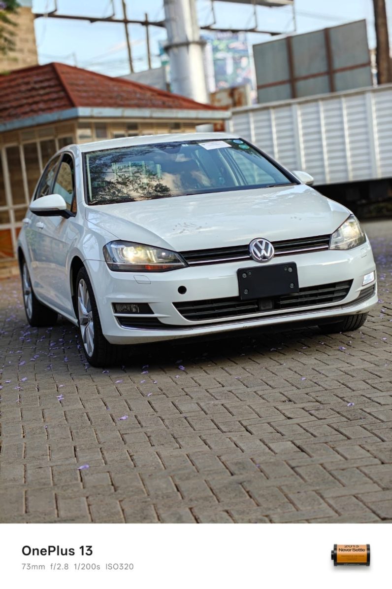 
								Volkswagen Golf full									