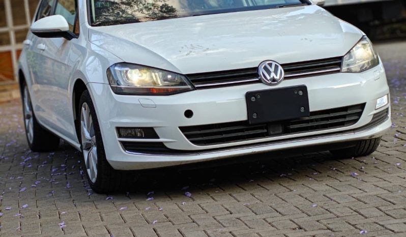 
								Volkswagen Golf full									