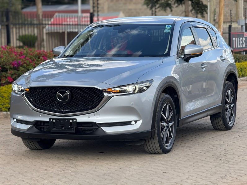 
								Mazda CX-5 full									