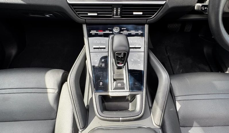 
								Porsche Cayenne full									