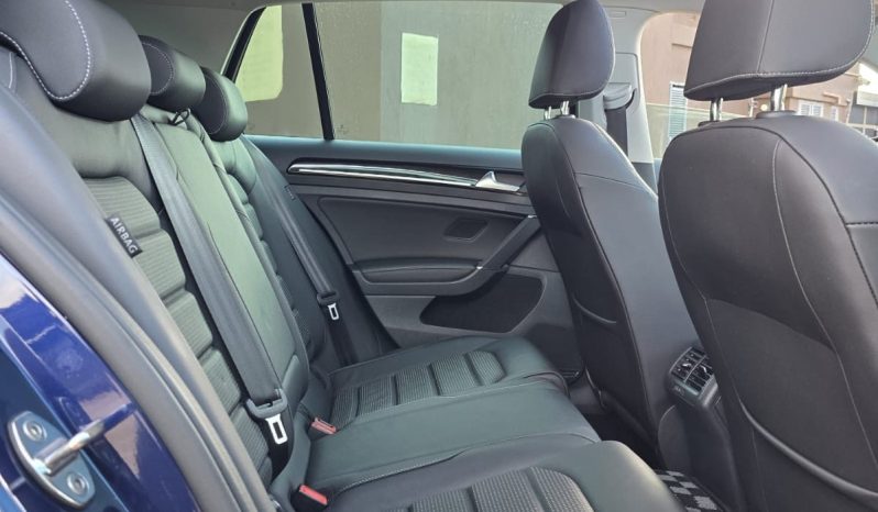 
								Volkswagen Golf Tsi full									