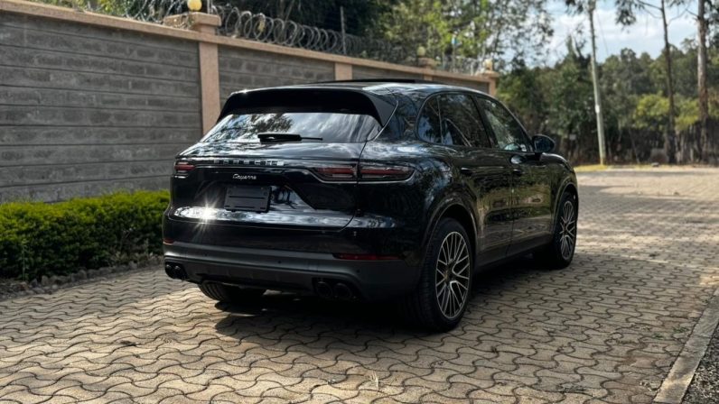 
								Porsche Cayenne full									