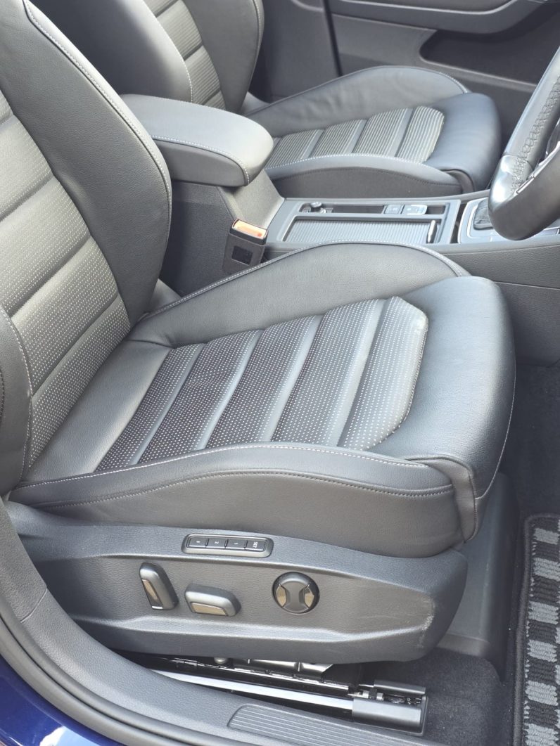 
								Volkswagen Golf Tsi full									