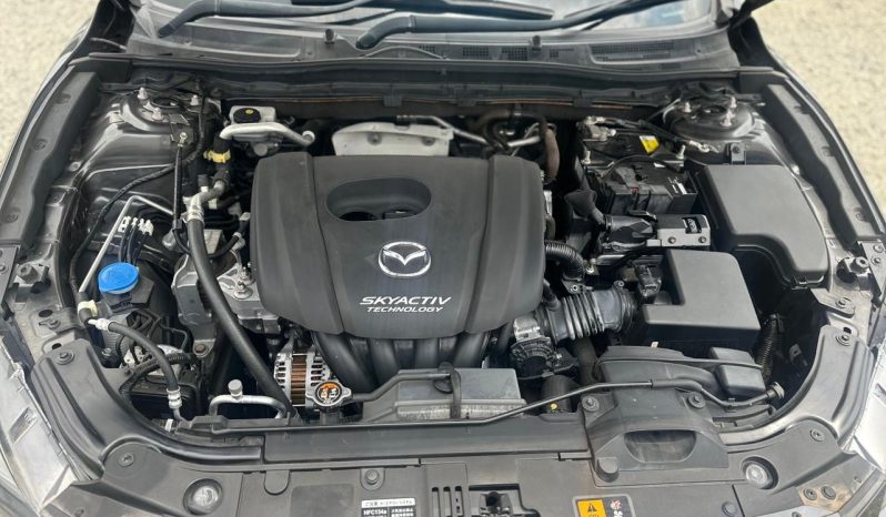 
								Mazda Axela full									