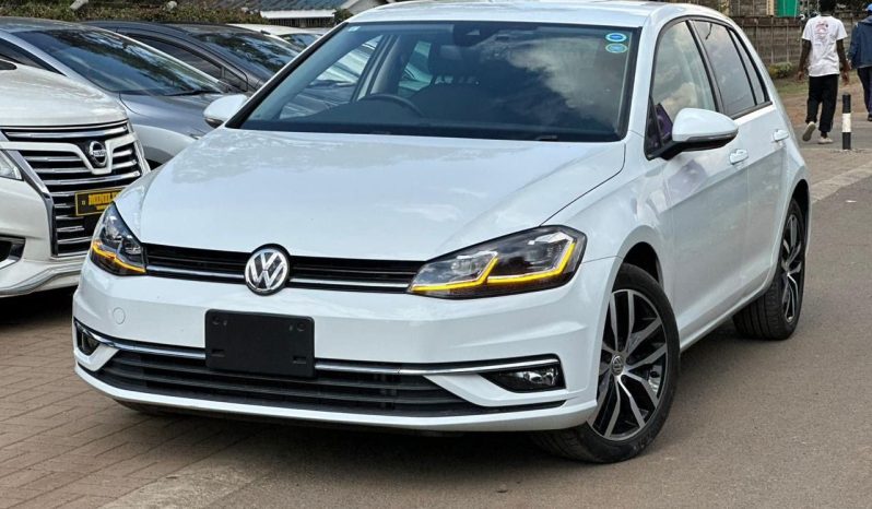 
								Volkswagen Golf Tsi full									