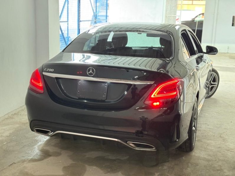 
								Mercedes Benz c200 full									