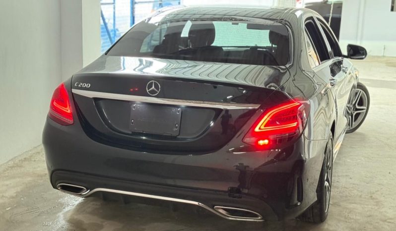 
								Mercedes Benz c200 full									