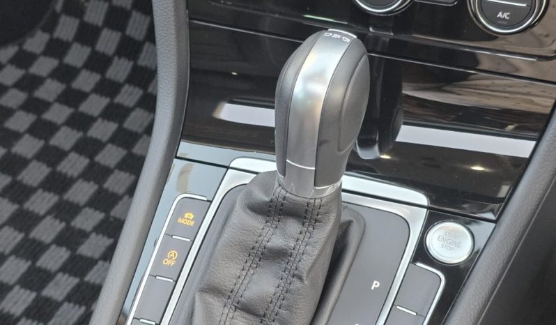 
								Volkswagen Golf Tsi full									