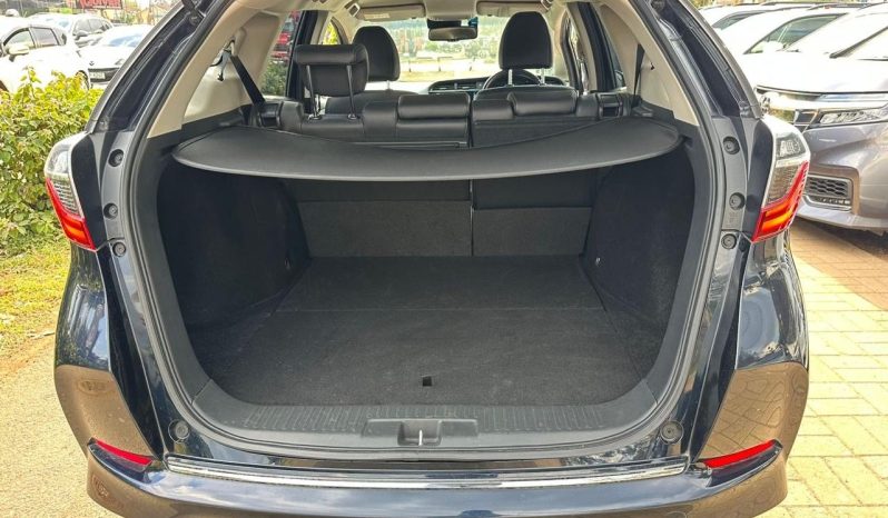 
								Honda Fit Shuttle full									