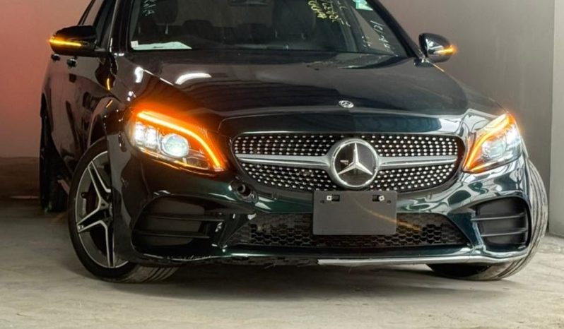 
								Mercedes Benz c200 full									