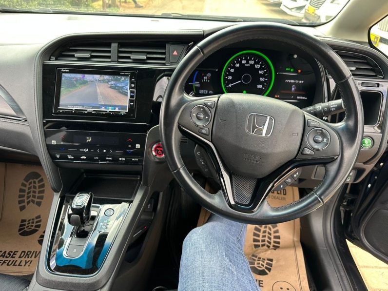 
								Honda Fit Shuttle full									