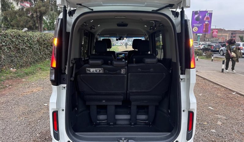 
								Honda Stepwgn Spada full									