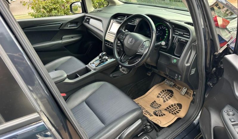 
								Honda Fit Shuttle full									