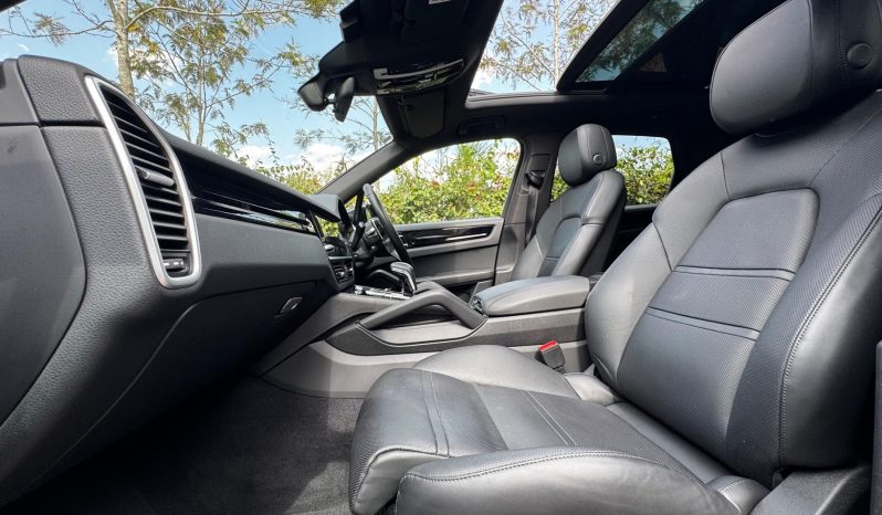 
								Porsche Cayenne full									