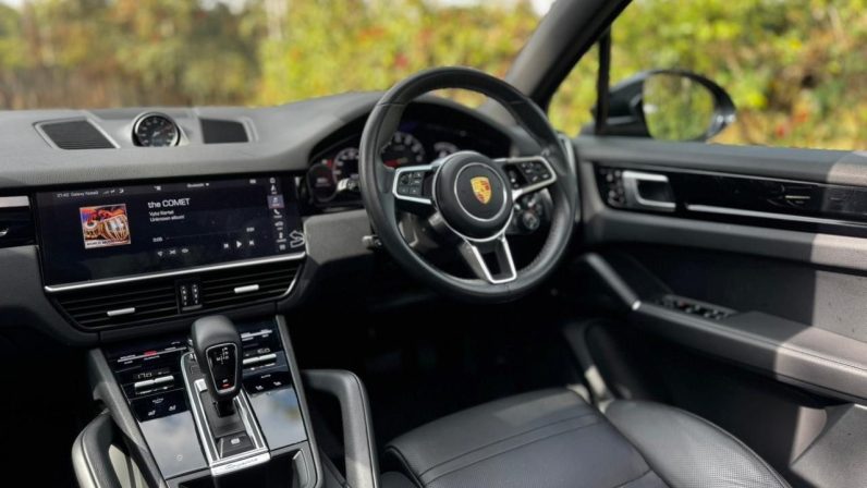 
								Porsche Cayenne full									