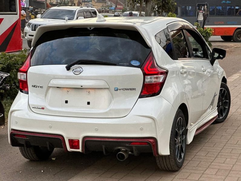 
								Nissan Note Nismo full									