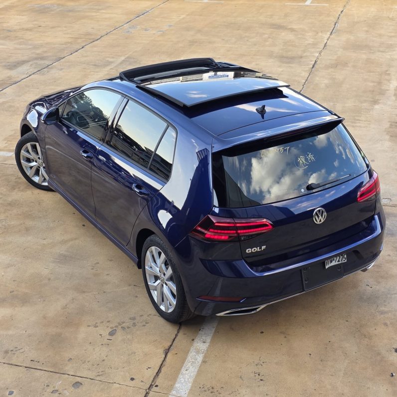 
								Volkswagen Golf Tsi full									