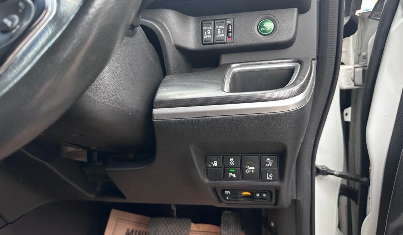 
								Honda Stepwgn Spada full									