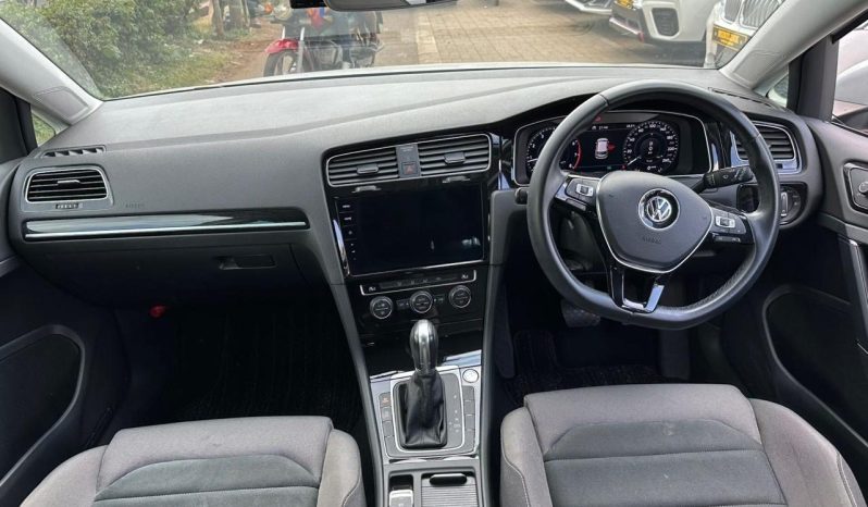 
								Volkswagen Golf Tsi full									