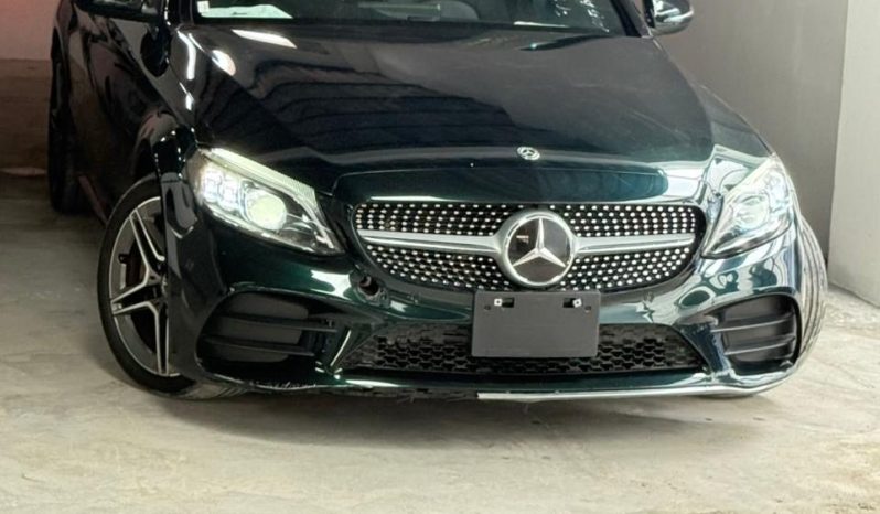 
								Mercedes Benz c200 full									