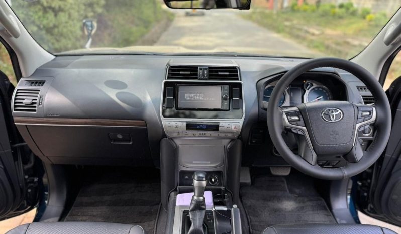 
								Toyota Land Cruiser Prado TX full									