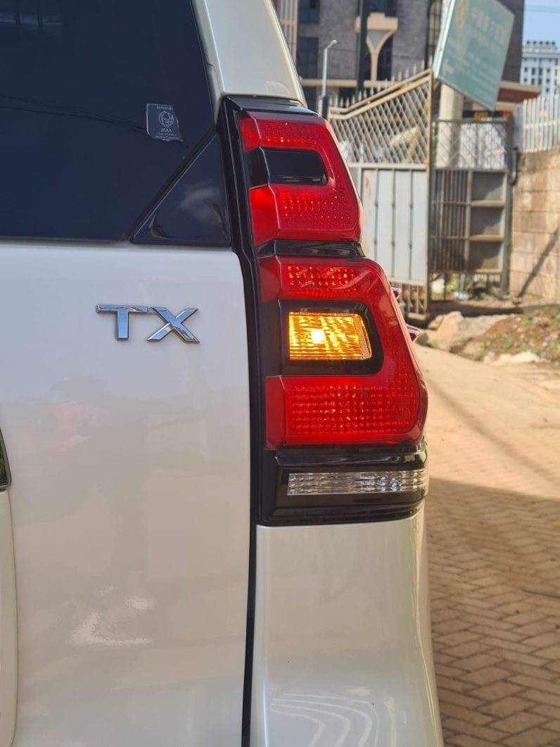 
								Toyota Land Cruiser Prado TX full									