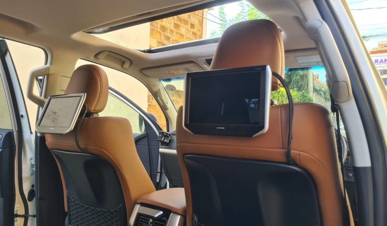 
								Toyota Land Cruiser Prado TX full									