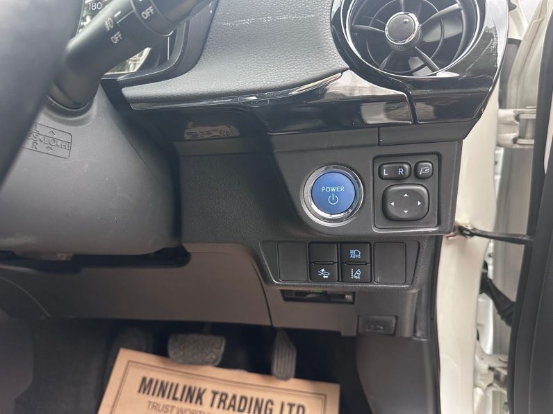 
								Toyota Fielder WXB full									