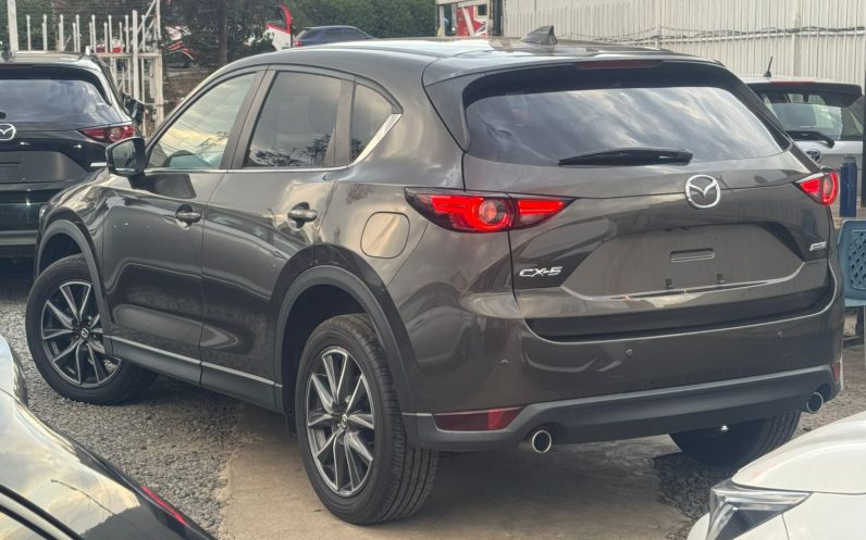 
								Mazda CX-5 full									