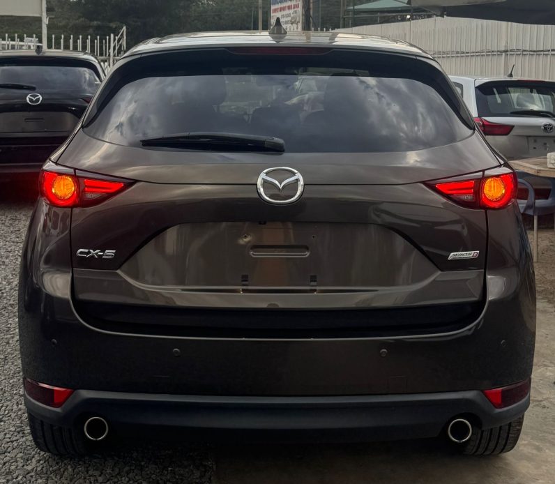 
								Mazda CX-5 full									