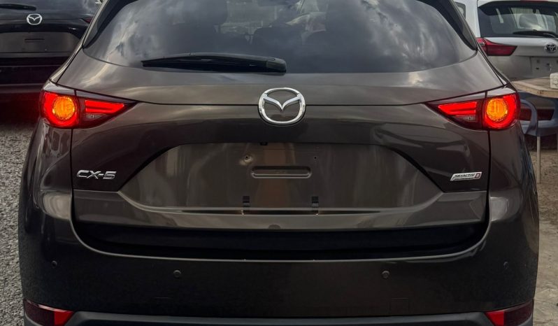 
								Mazda CX-5 full									