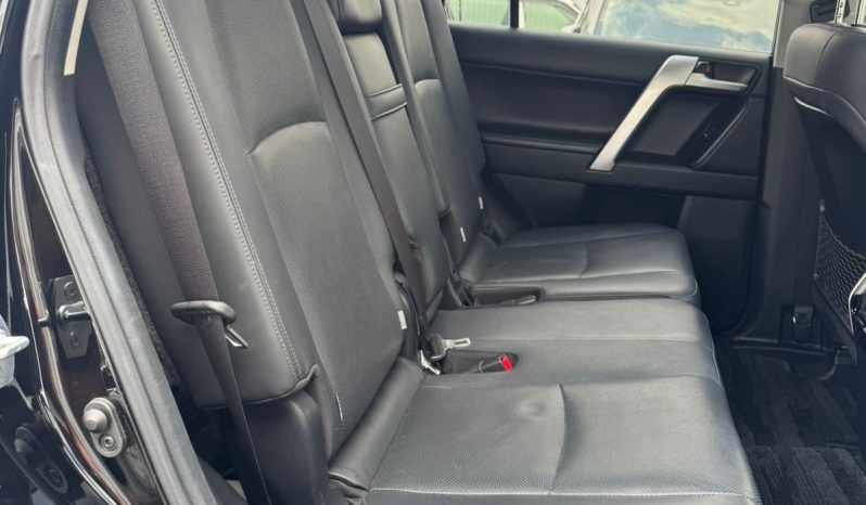 
								Toyota LandCruiser Prado TXL full									