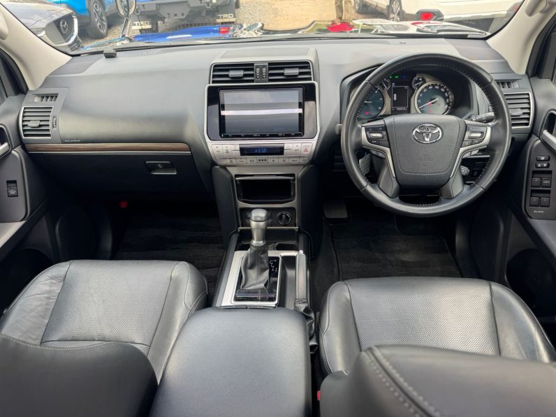
								Toyota LandCruiser Prado TXL full									