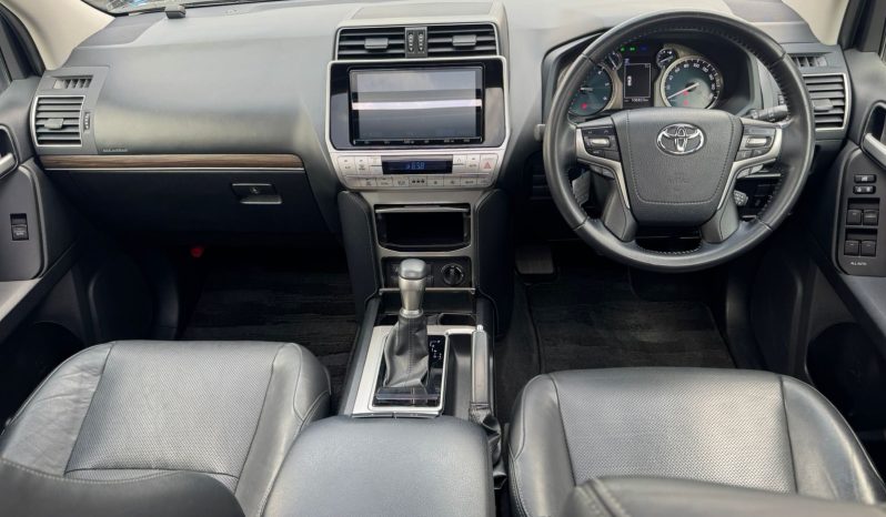 
								Toyota LandCruiser Prado TXL full									