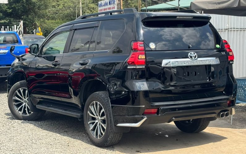 
								Toyota LandCruiser Prado TXL full									