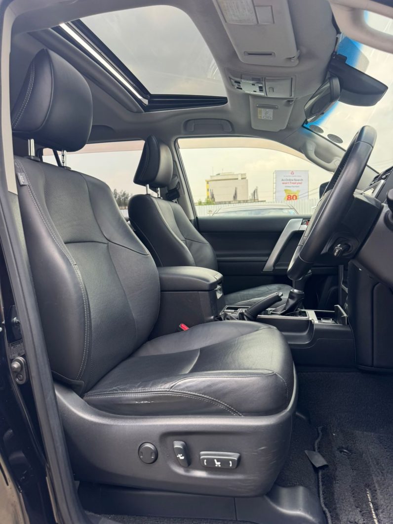 
								Toyota LandCruiser Prado TXL full									