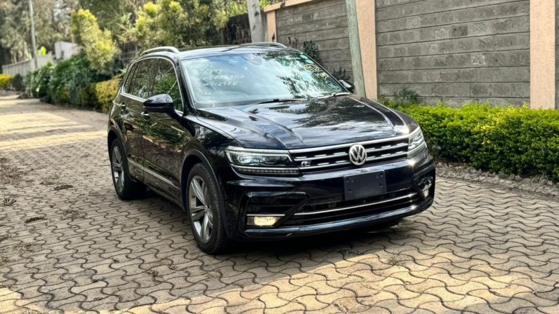 
								Volkswagen Tiguan full									