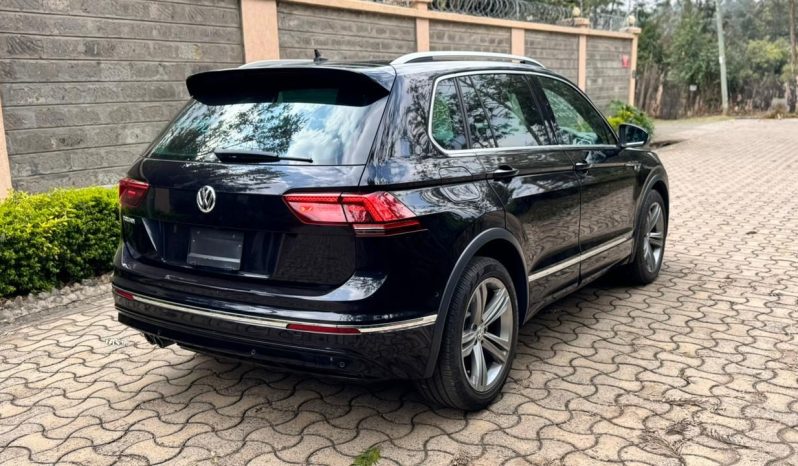 
								Volkswagen Tiguan full									