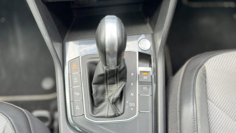 
								Volkswagen Tiguan full									