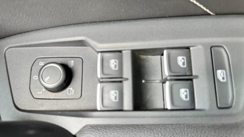 
								Volkswagen Tiguan full									