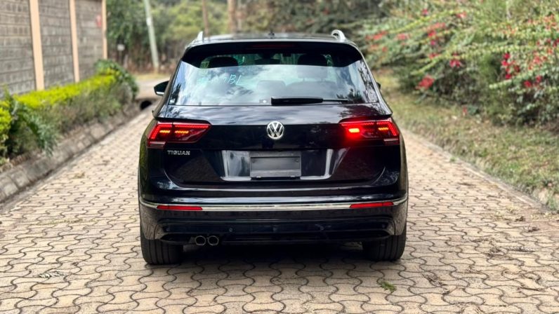 
								Volkswagen Tiguan full									