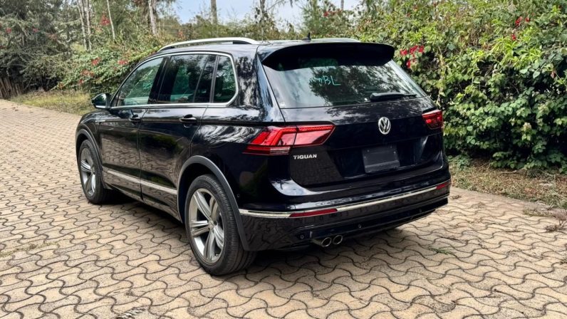 
								Volkswagen Tiguan full									