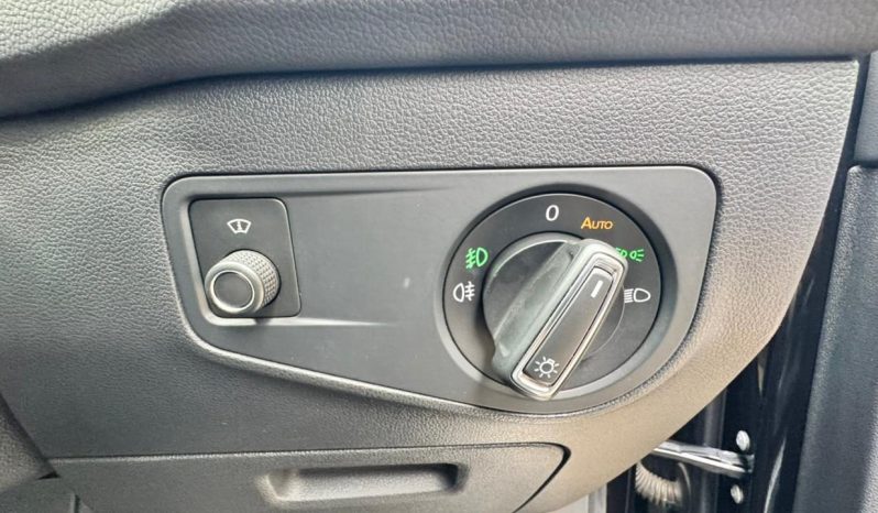 
								Volkswagen Tiguan full									