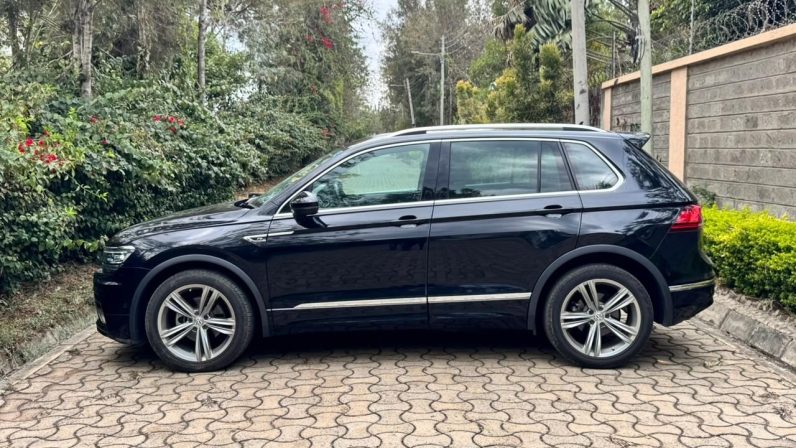 
								Volkswagen Tiguan full									