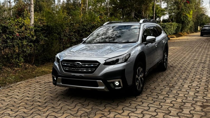 
								Subaru Outback full									