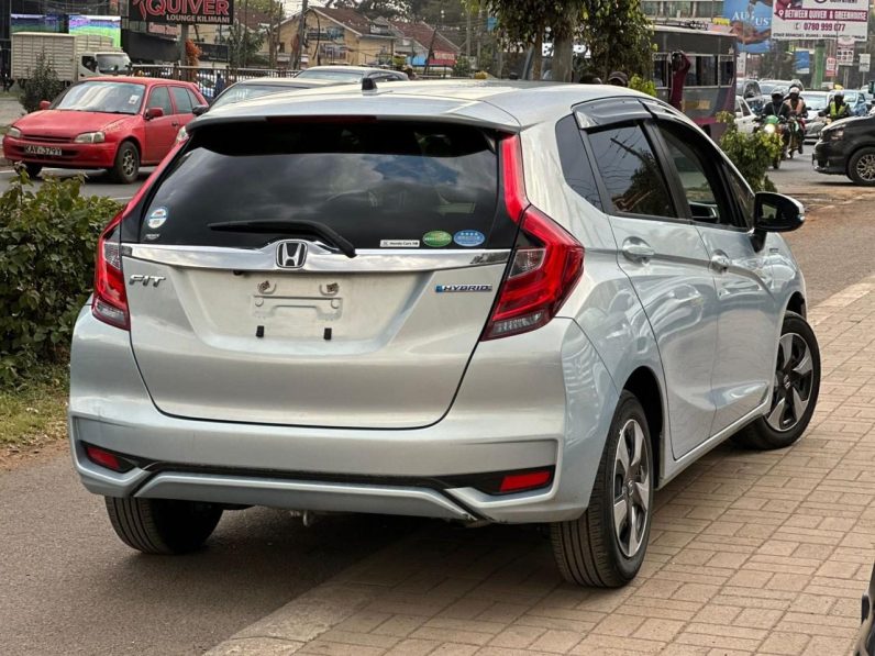 
								Honda Fit full									